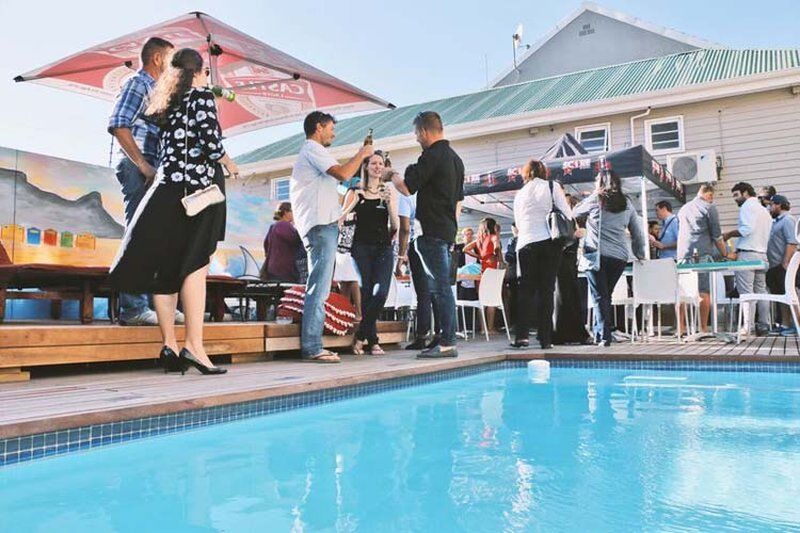 开普敦游者旅馆旅舍 外观 照片 The pool at the Cape Town International Convention Centre